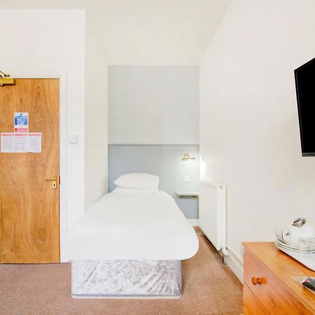 Oyo Eastbank Hotel, Speyside Scotland Rothes Esterno foto