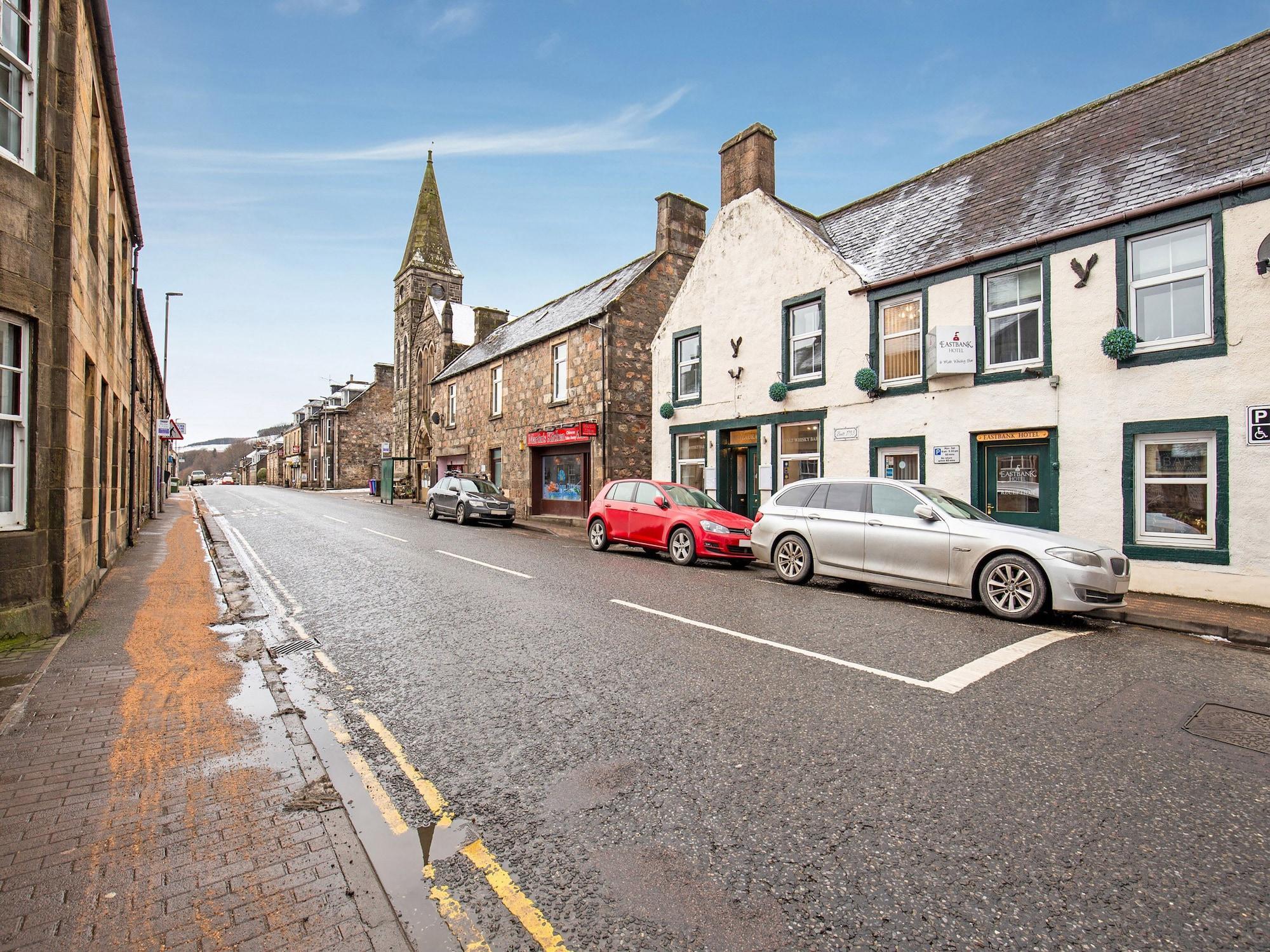 Oyo Eastbank Hotel, Speyside Scotland Rothes Esterno foto