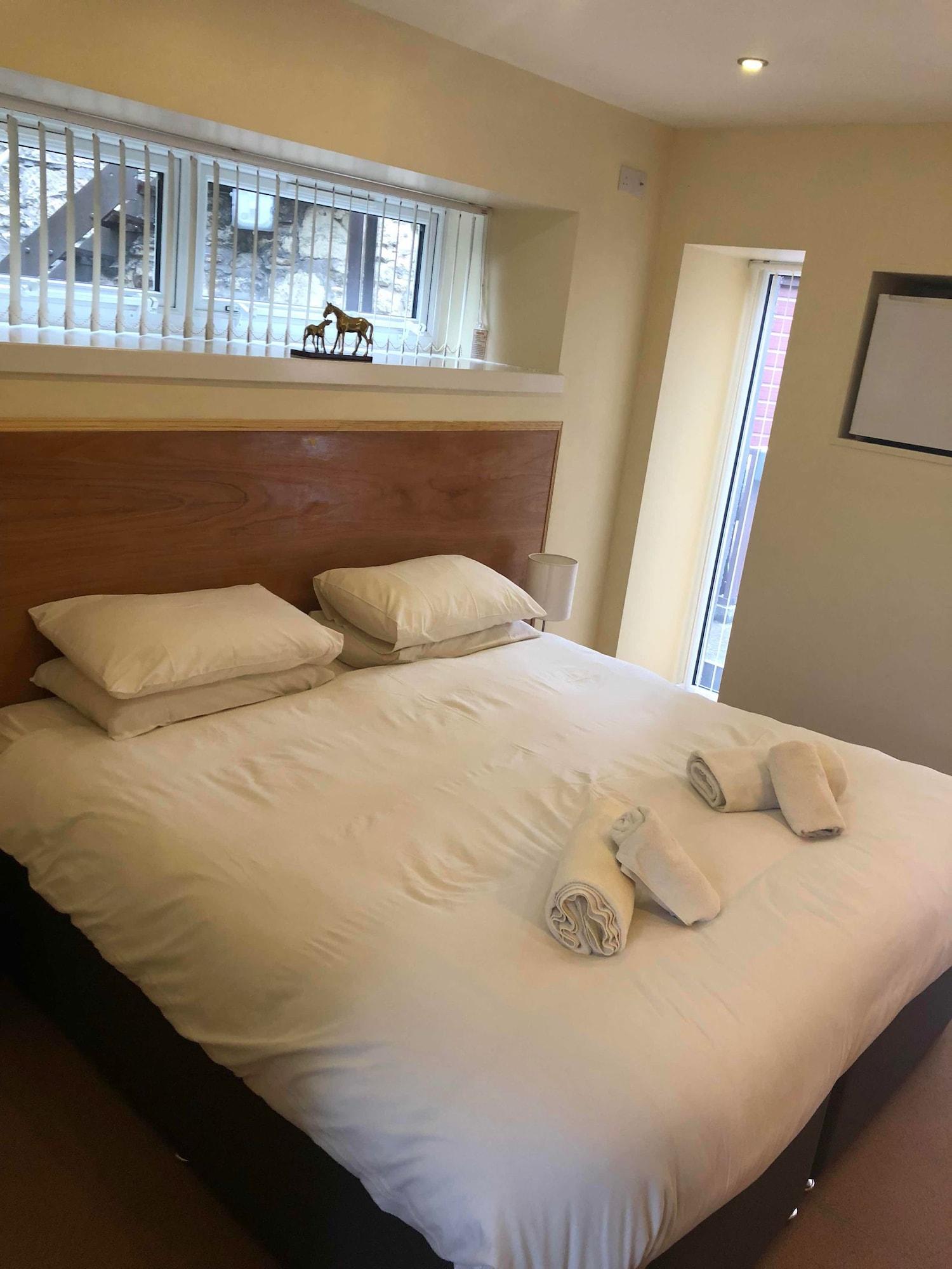 Oyo Eastbank Hotel, Speyside Scotland Rothes Esterno foto