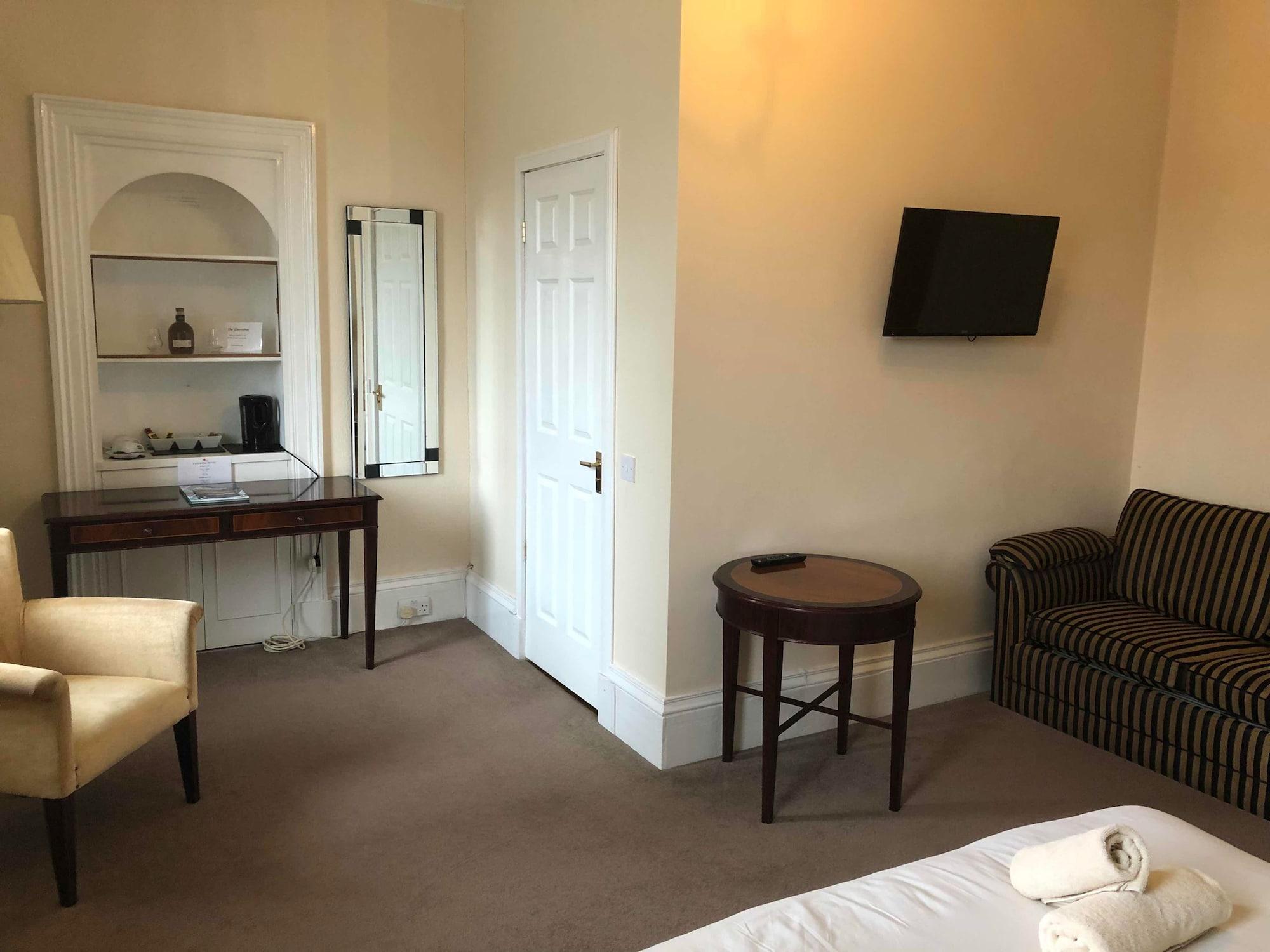 Oyo Eastbank Hotel, Speyside Scotland Rothes Esterno foto