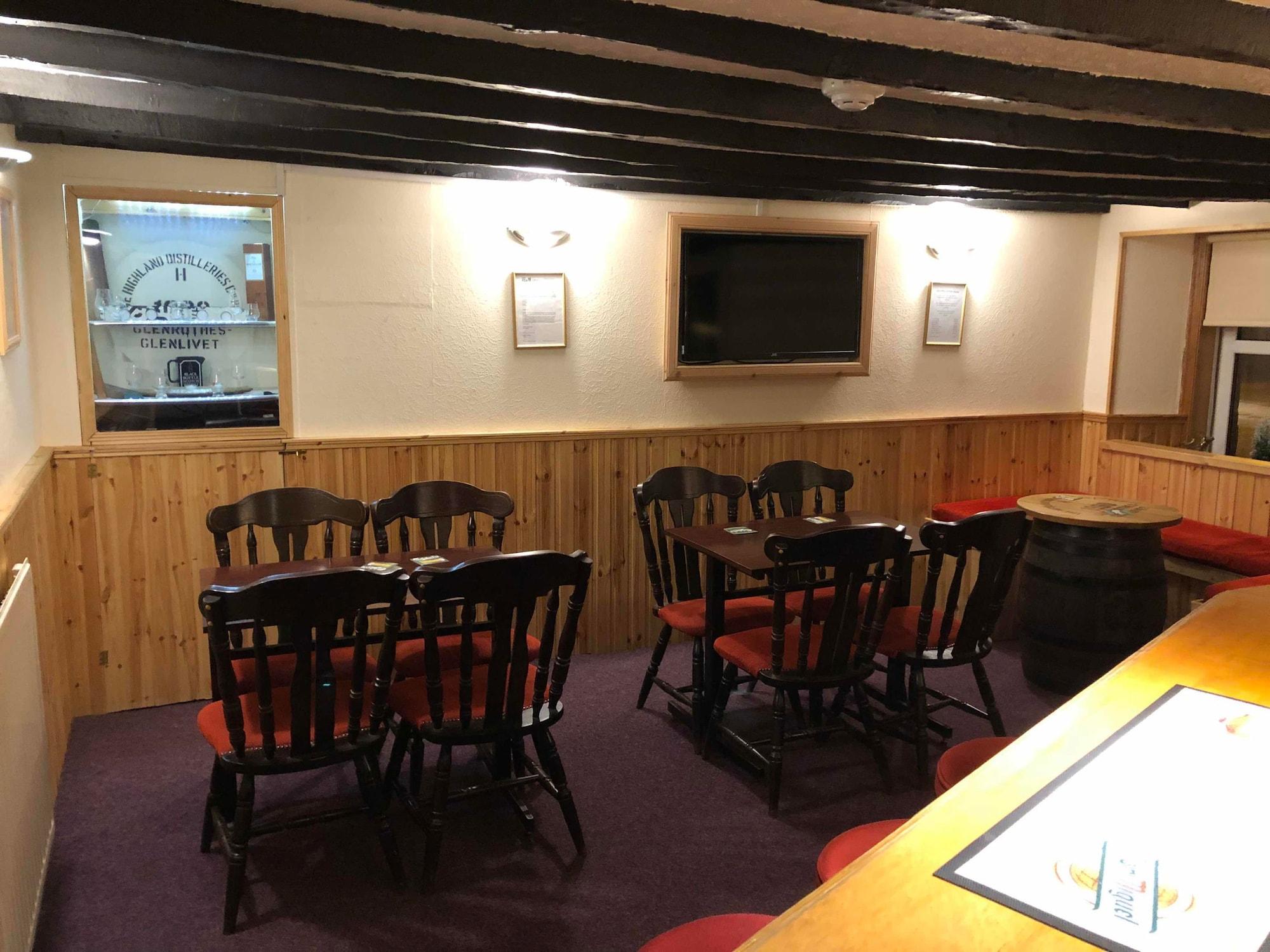 Oyo Eastbank Hotel, Speyside Scotland Rothes Esterno foto