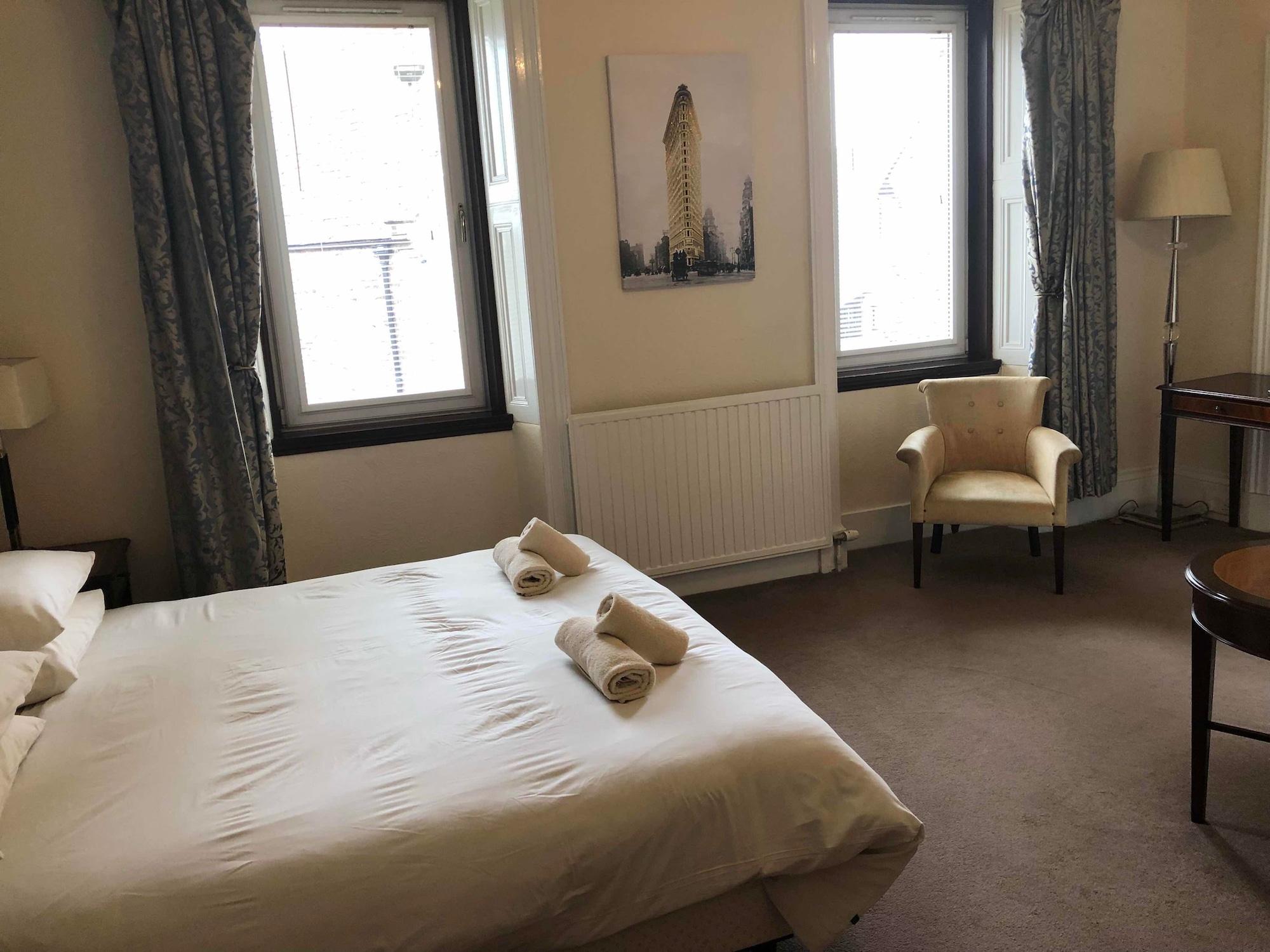 Oyo Eastbank Hotel, Speyside Scotland Rothes Esterno foto