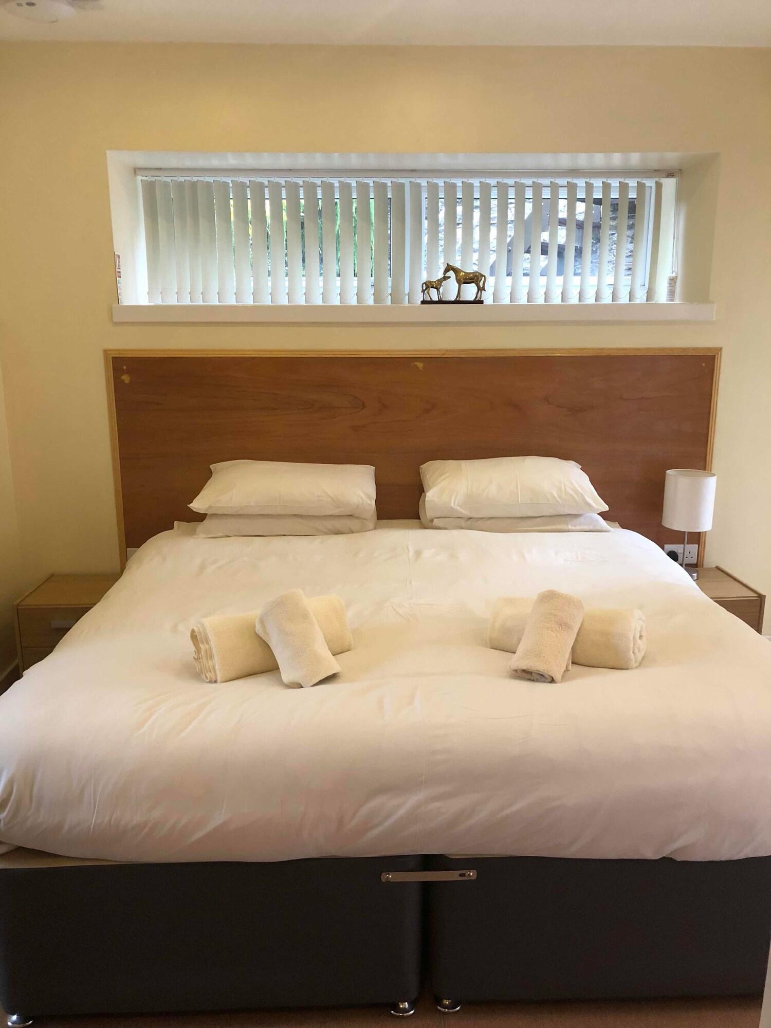 Oyo Eastbank Hotel, Speyside Scotland Rothes Esterno foto